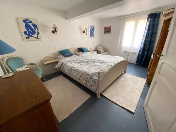 Maison de village de caractère avec terrasse panoramique et garage – Maury