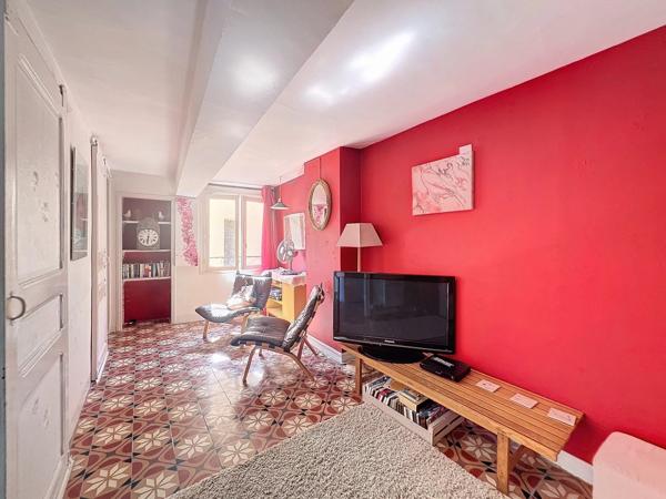 Maison de village de caractère avec terrasse panoramique et garage – Maury