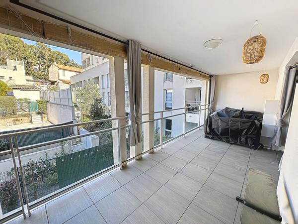 A vendre appartement T3 56m2 Marseille 13009 Le redon garage terrasse