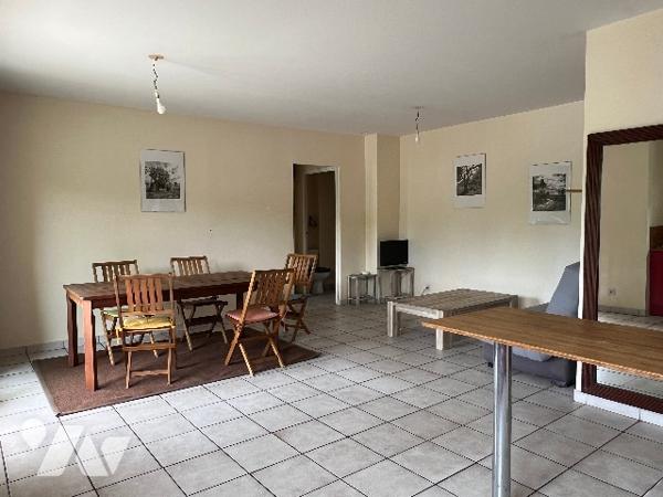 Spacieux F2 à l'Etang Salé les bains