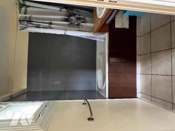 Spacieux F2 à l'Etang Salé les bains