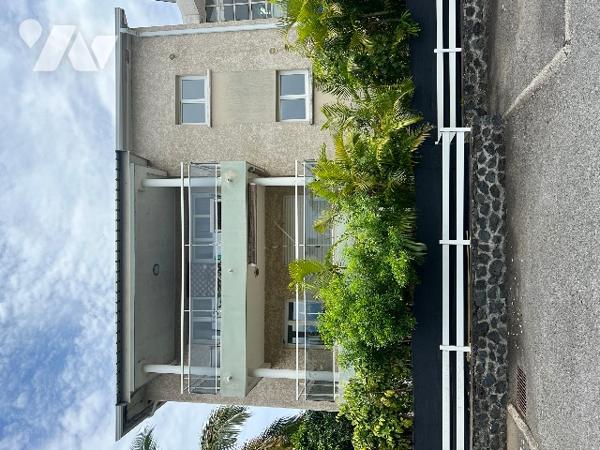 Spacieux F2 à l'Etang Salé les bains