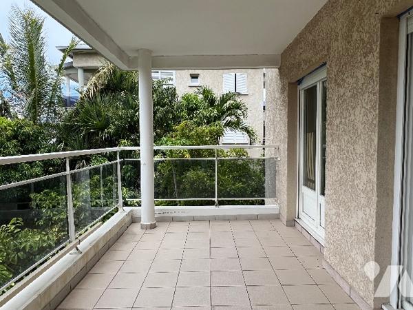 Spacieux F2 à l'Etang Salé les bains