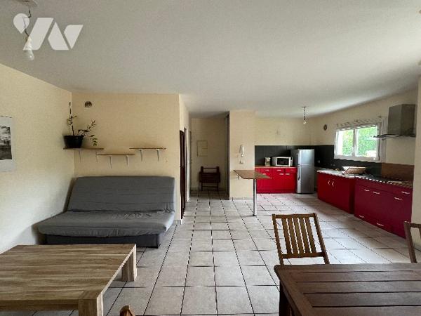 Spacieux F2 à l'Etang Salé les bains