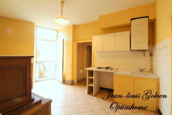 Bâtiment avec local commercial à SAINT ROME DE CERNON (12)