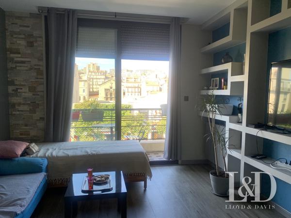 13006 Prado-Castellane- T3 de 66m2 avec extérieurs et ascenseur