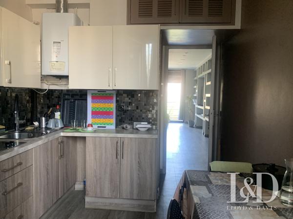 13006 Prado-Castellane- T3 de 66m2 avec extérieurs et ascenseur