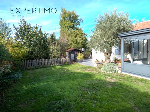 La Roche-sur-Yon (85000) Maison de 2001 – 4 chambres, 116 m² habitables sur 724 m² de terrain clos, sans vis-à-vis.