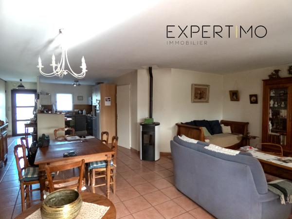 La Roche-sur-Yon (85000) Maison de 2001 – 4 chambres, 116 m² habitables sur 724 m² de terrain clos, sans vis-à-vis.