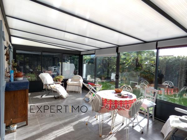 La Roche-sur-Yon (85000) Maison de 2001 – 4 chambres, 116 m² habitables sur 724 m² de terrain clos, sans vis-à-vis.