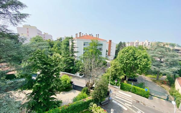 Appartement à vendre    5 pièces • 82,99 m2 Lyon 5