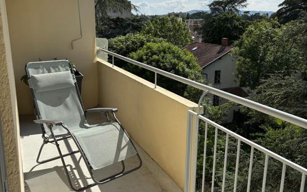 Appartement à vendre    5 pièces • 82,99 m2 Lyon 5