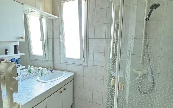 Appartement à vendre    5 pièces • 82,99 m2 Lyon 5