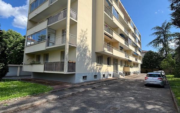 Appartement à vendre    5 pièces • 82,99 m2 Lyon 5