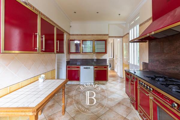 Chatou, Maison 5 Chambres -  285 m² à vendre