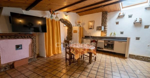 À vendre le boulou(66) Maison T8 en pierre de 190 m² – 5 chambres – Appartement indépendant – Proche Espagne – Un potentiel exceptionnel à prix attractif