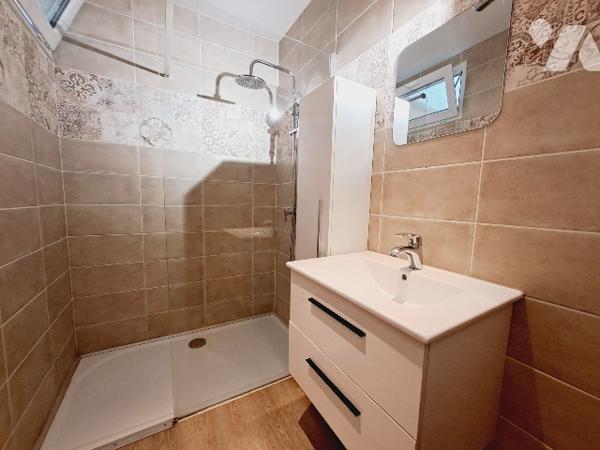 Montélimar, maison de ville de 50m² habitable entièrement rénovée.