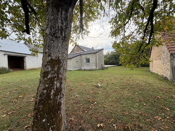 Brécy (18220) Maison 6pièces de 145m2 4 chambres avec dépendances sur parcelle de 2100m2