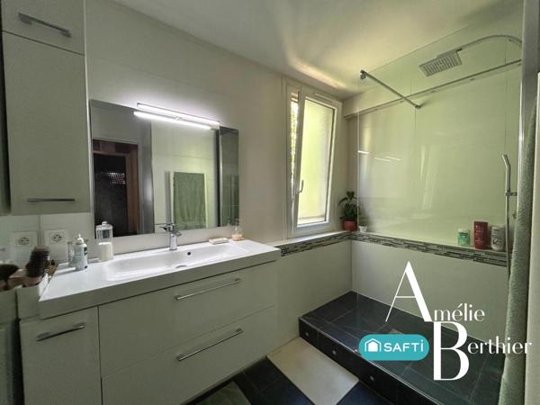 Dernier étage, terrasse de Rêve !!