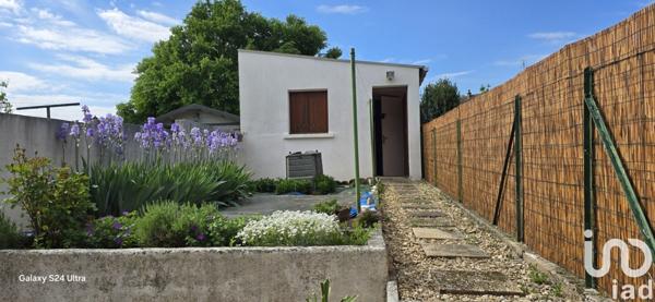 Maison de village 4 pièces de 55 m² à Venesmes (18190)