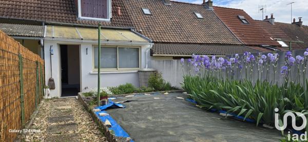 Maison de village 4 pièces de 55 m² à Venesmes (18190)