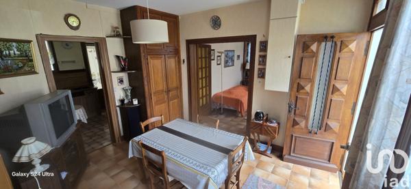 Maison de village 4 pièces de 55 m² à Venesmes (18190)