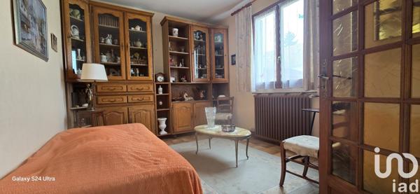 Maison de village 4 pièces de 55 m² à Venesmes (18190)