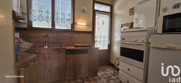 Maison de village 4 pièces de 55 m² à Venesmes (18190)