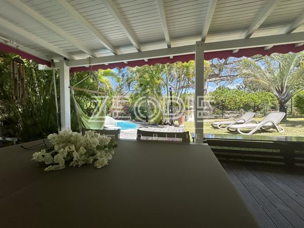 Saint-François (97118) Villa résidence Karukera de 76m² environ sur un terrain de 380m² avec piscine.