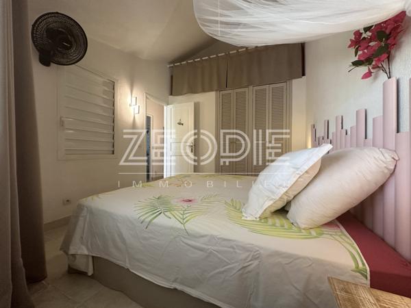 Saint-François (97118) Villa résidence Karukera de 76m² environ sur un terrain de 380m² avec piscine.