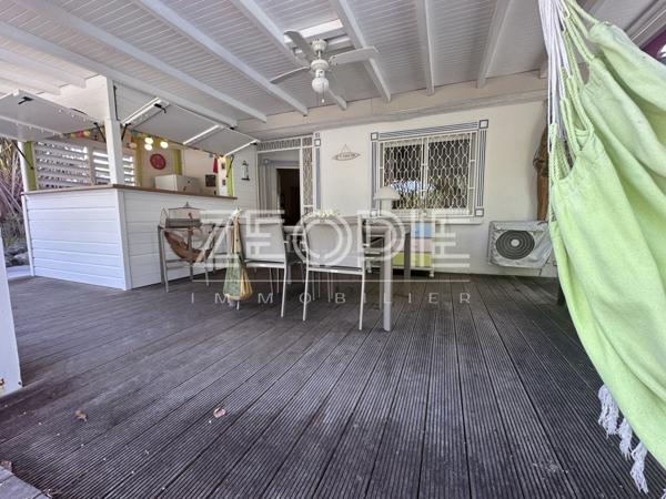 Saint-François (97118) Villa résidence Karukera de 76m² environ sur un terrain de 380m² avec piscine.