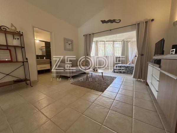 Saint-François (97118) Villa résidence Karukera de 76m² environ sur un terrain de 380m² avec piscine.