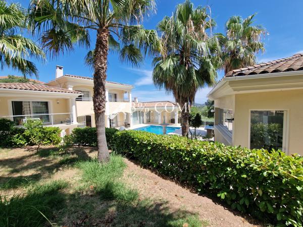 Villa 15 pièce(s) 11 chambre(s) 300 m²