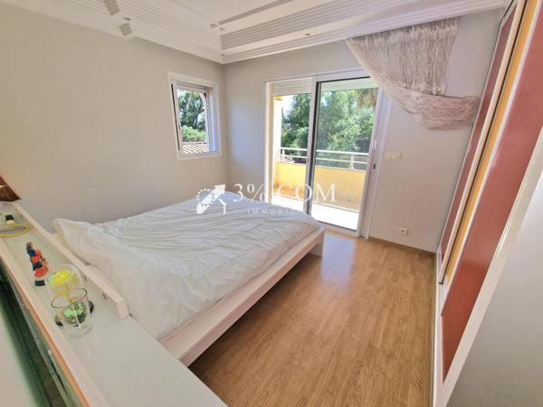 Villa 15 pièce(s) 11 chambre(s) 300 m²