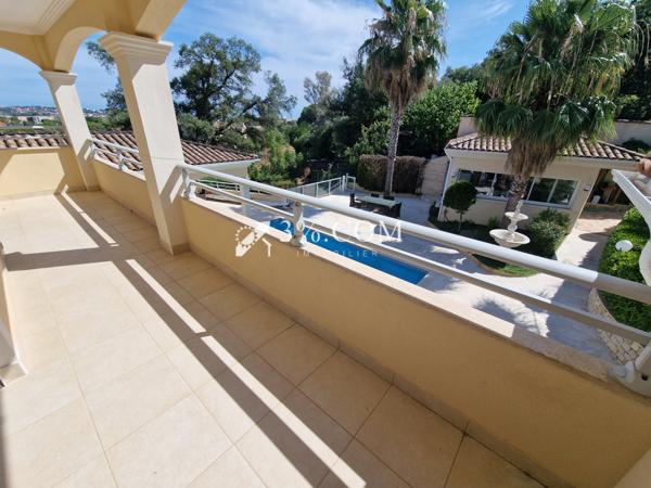 Villa 15 pièce(s) 11 chambre(s) 300 m²