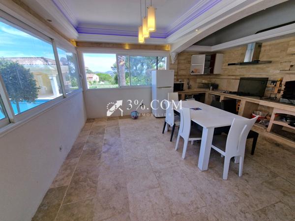 Villa 15 pièce(s) 11 chambre(s) 300 m²