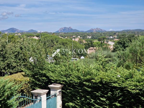 Villa 15 pièce(s) 11 chambre(s) 300 m²