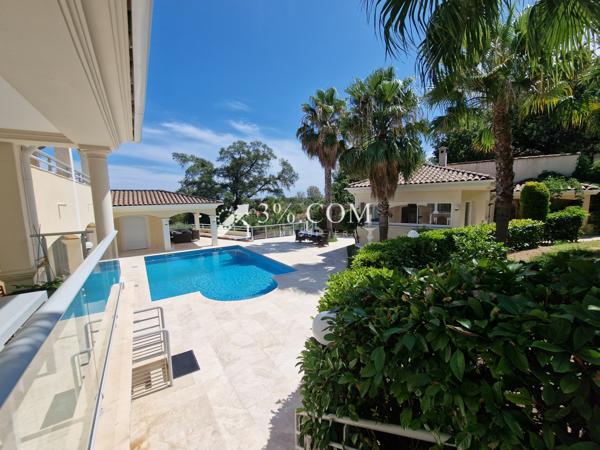 Villa 15 pièce(s) 11 chambre(s) 300 m²