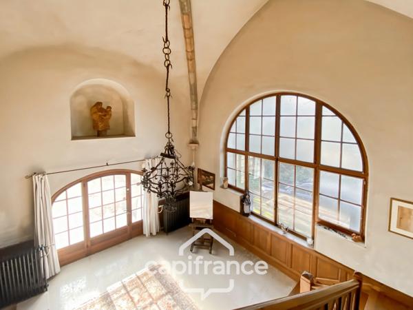 Propriété à vendre - Ancienne chapelle - 8 pièces CUISEAUX (71) sur 1.1 hectare de terrain.