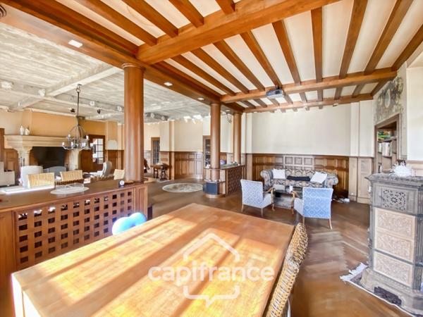 Propriété à vendre - Ancienne chapelle - 8 pièces CUISEAUX (71) sur 1.1 hectare de terrain.