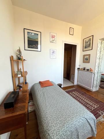Triangle d’or vaste appartement T4