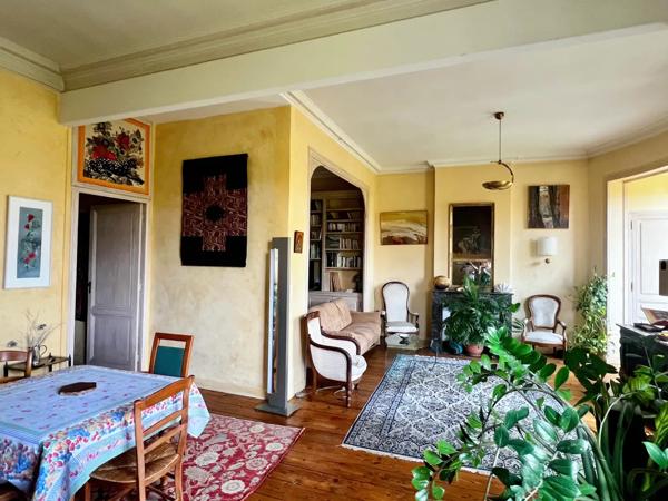 Triangle d’or vaste appartement T4
