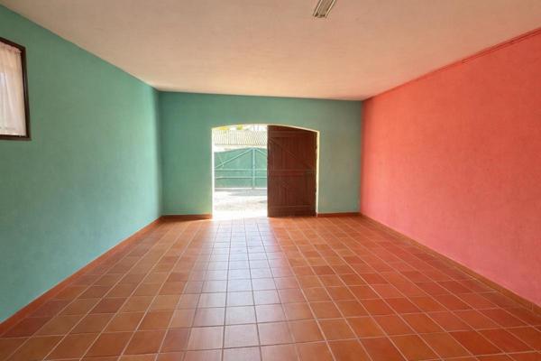 Agréable maison de plain-pied avec studio et garage de 30 m²