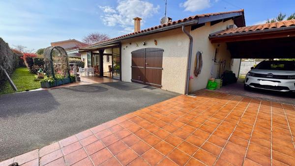 Agréable maison de plain-pied avec studio et garage de 30 m²