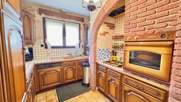 Agréable maison de plain-pied avec studio et garage de 30 m²