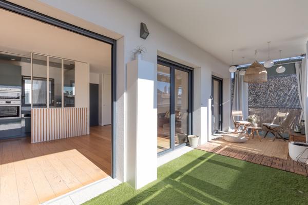 Bel appartement T4 de 98 m² avec terrasse, Bordeaux Chartrons