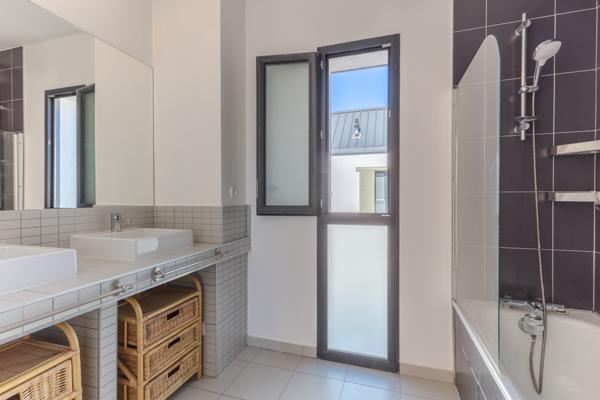 Bel appartement T4 de 98 m² avec terrasse, Bordeaux Chartrons