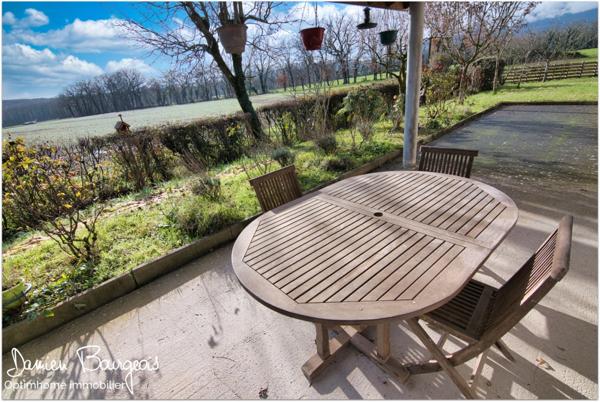 Maison individuelle avec son local dans un environnement exceptionnel au fond d'une impasse