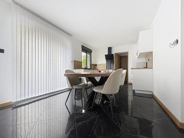 Maison, plain-pied, 3 chambres, jardin, garage, rénovée, bus, C9, écoles, commerces