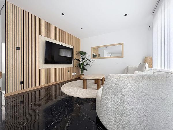 Maison, plain-pied, 3 chambres, jardin, garage, rénovée, bus, C9, écoles, commerces